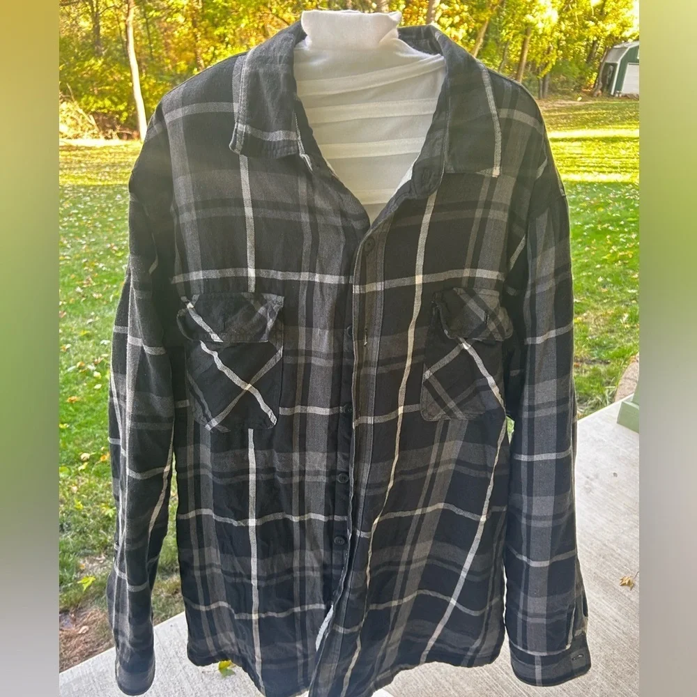 Club Room-Black/Gray Plaid heavyweight insulated button flannel Shirt